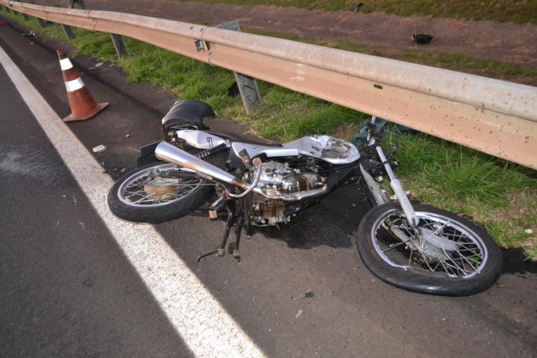 Foto 5 de 8 — Motociclista morre em acidente grave quando voltava do trabalho